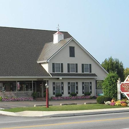Country Living Inn Smoketown  エクステリア 写真