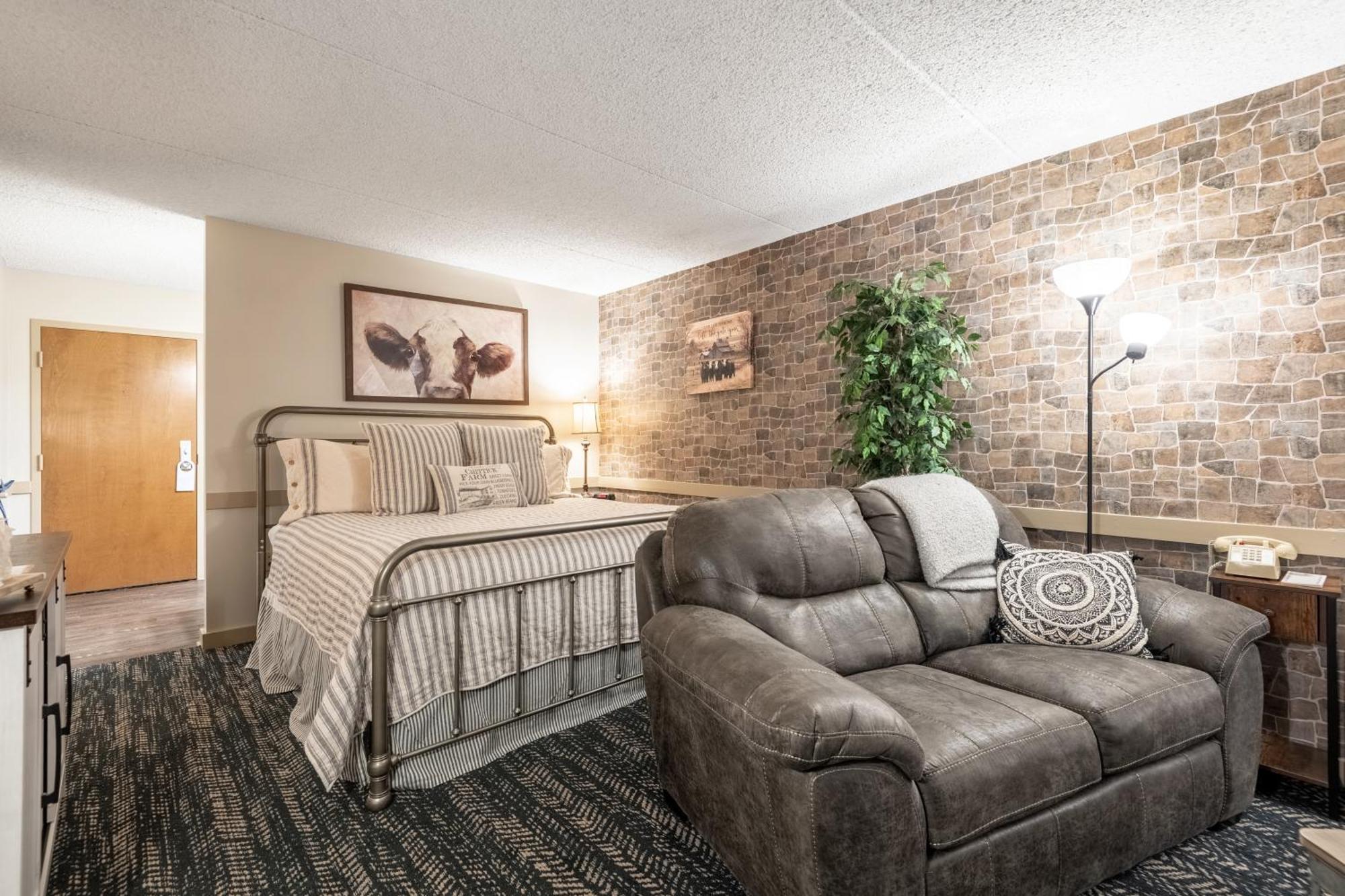 Country Living Inn Smoketown  エクステリア 写真